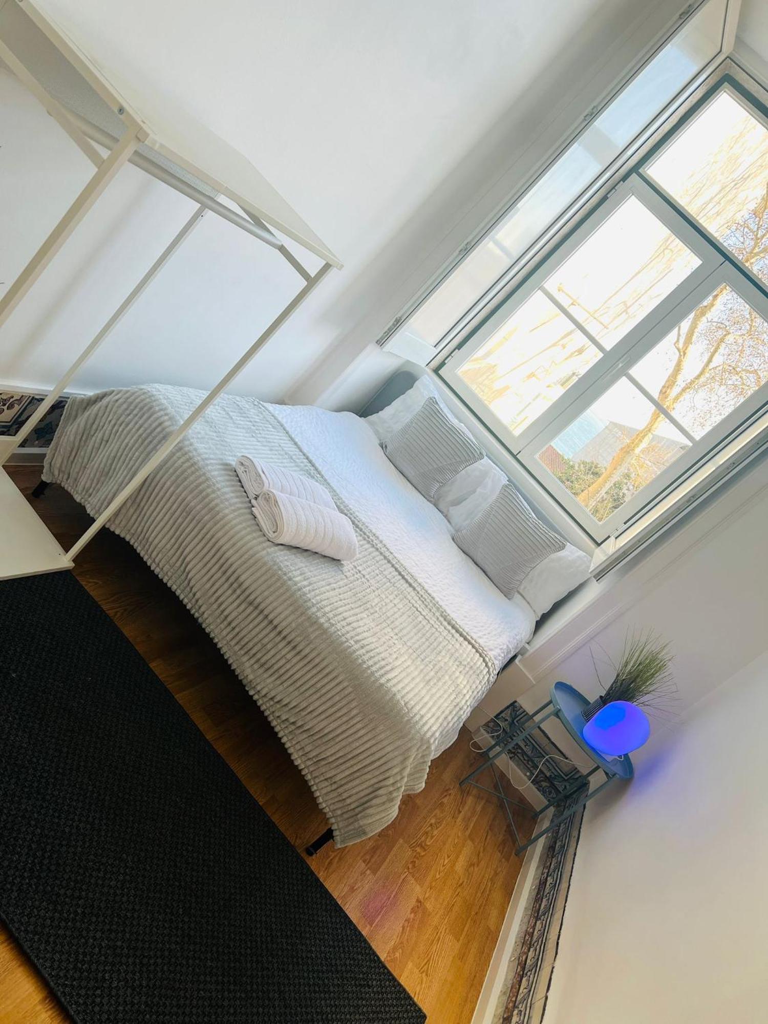 Luxury Rooms, Location In The Lisboa